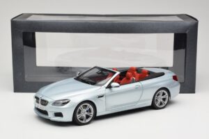 BMW M6 F12 Kabriolet Silverstone Silver Paragon 1:18 8043225656 Kov – obrázek 8 z 8