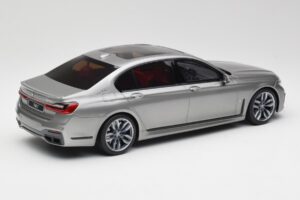 BMW M760i G12 V12 Final Edition Šedý GT Spirit 1:18 GT478 Pryskyřice – obrázek 2 z 6