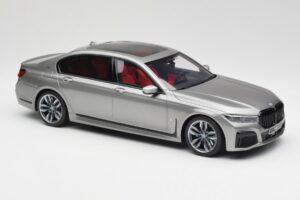 BMW M760i G12 V12 Final Edition Šedý GT Spirit 1:18 GT478 Pryskyřice – obrázek 4 z 6