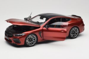 BMW M8 F91 Convertible Storm Bay Metallic Minichamps 1:18 110029020 Kov – obrázek 2 z 8