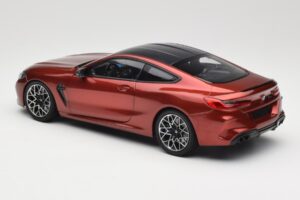 BMW M8 F91 Convertible Storm Bay Metallic Minichamps 1:18 110029020 Kov – obrázek 7 z 8