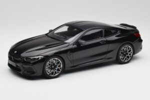 BMW M8 F92 Safírová Černá Minichamps 1:18 110029021 Kov