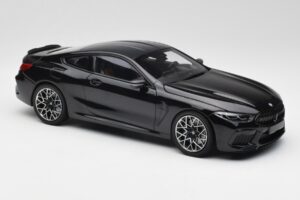 BMW M8 F92 Safírová Černá Minichamps 1:18 110029021 Kov – obrázek 6 z 8