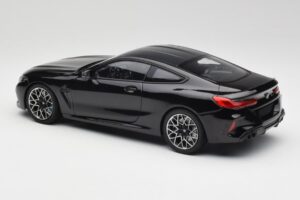BMW M8 F92 Safírová Černá Minichamps 1:18 110029021 Kov – obrázek 7 z 8