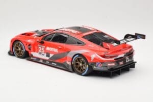 BMW M8 GTE RLL Racing #25 C. De Phillippi / B. Spengler Class Winners IMSA GP Road Atlanta 2020 Minichamps 1:18 155202995 Kov – obrázek 5 z 6