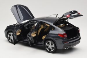 BMW X4 F26 Sophisto Grey Paragon 1:18 80432352461 Kov – obrázek 5 z 8