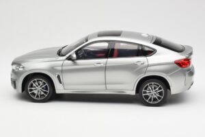 BMW X6 M F86 Donington Šedá Metalíza Norev 1:18 80432364886 Kov – obrázek 4 z 8