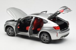 BMW X6 M F86 Donington Šedá Metalíza Norev 1:18 80432364886 Kov – obrázek 5 z 8