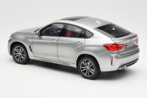 BMW X6 M F86 Donington Šedá Metalíza Norev 1:18 80432364886 Kov – obrázek 7 z 8