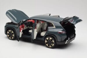 BMW XM G09 Isle of Man Green Minichamps 1:18 110023300 Kov – obrázek 5 z 8