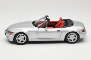 BMW Z3 Kabriolet Stříbrný UT Models 1:18 20402 Kov – obrázek 4 z 8