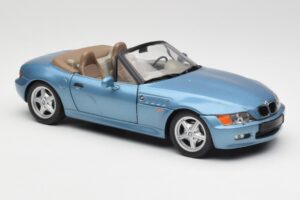 BMW Z3 E36/7 James Bond Goldeneye Modrá Metalíza UT Models 1:18 180024336 Kov – obrázek 6 z 8