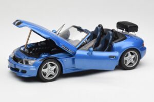 BMW Z3 M Roadster S Nosičem Zavazadel Modrý Metalický UT Models 1:18 20416 Kov – obrázek 2 z 8