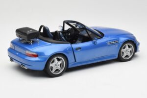 BMW Z3 M Roadster S Nosičem Zavazadel Modrý Metalický UT Models 1:18 20416 Kov – obrázek 3 z 8