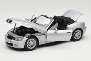 BMW Z3 Roadster 1.8 Stříbrný Dealerská Edice UT Models 1:18 80439411712 Kov – obrázek 2 z 8