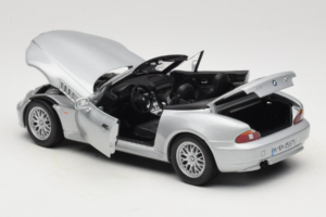 BMW Z3 Roadster 1.8 Stříbrný Dealerská Edice UT Models 1:18 80439411712 Kov – obrázek 5 z 8