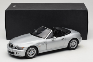 BMW Z3 Roadster 1.8 Stříbrný Dealerská Edice UT Models 1:18 80439411712 Kov – obrázek 8 z 8