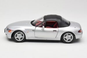 BMW Z3 Roadster 1.8 Stříbrný UT Models 1:18 20404 Kov – obrázek 4 z 8