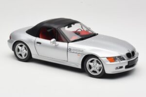 BMW Z3 Roadster 1.8 Stříbrný UT Models 1:18 20404 Kov – obrázek 6 z 8