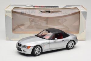 BMW Z3 Roadster 1.8 Stříbrný UT Models 1:18 20404 Kov – obrázek 8 z 8