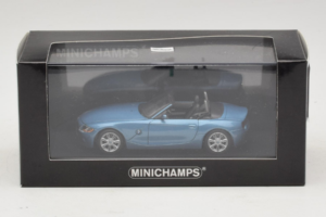 BMW Z4 E85 Kabriolet Light Blue Metallic Minichamps 1:43 BMW016 Kov – obrázek 4 z 4