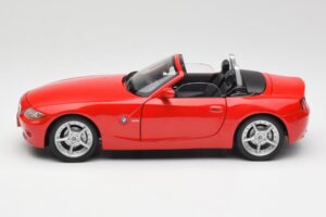 BMW Z4 E85 Roadster Červený Bburago 1:18 34046 Kov – obrázek 4 z 8