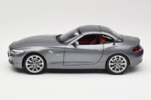 BMW Z4 E89 sDrive 35i Space Grey Metallic Kyosho 1:18 80432147085 Kov – obrázek 4 z 8
