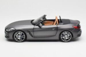 BMW Z4 G29 Šedý Metallic Norev 1:18 183270 Kov – obrázek 4 z 8