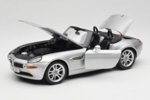 BMW Z8 E52 Titanium Silver Maisto 1:18 536896 Kov – obrázek 2 z 8