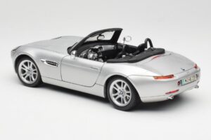 BMW Z8 E52 Titanium Silver Maisto 1:18 536896 Kov – obrázek 7 z 8