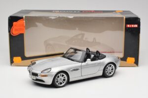 BMW Z8 E52 Titanium Silver Maisto 1:18 536896 Kov – obrázek 8 z 8