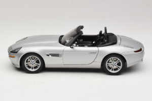 BMW Z8 Stříbrný 007 The World Is Not Enough AUTOart 1:18 70511 Kov – obrázek 4 z 8