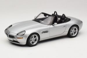 BMW Z8 Stříbrný 007 The World Is Not Enough AUTOart 1:18 70511 Kov
