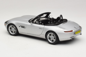 BMW Z8 Stříbrný 007 The World Is Not Enough AUTOart 1:18 70511 Kov – obrázek 7 z 8