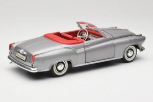 Borgward Isabella Kabriolet Stříbrný Revell 1:18 8411 Kov – obrázek 3 z 8