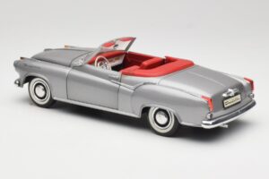 Borgward Isabella Kabriolet Stříbrný Revell 1:18 8411 Kov – obrázek 7 z 8