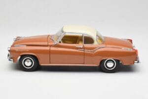 Borgward Isabella Coupe Bronzový Bílý Revell 1:18 08982 Kov – obrázek 4 z 8