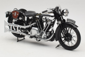 Brough Superior SS 100 T. E. Lawrence Minichamps 1:18 122135500 Kov – obrázek 4 z 6