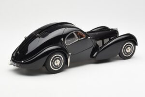 Bugatti 57SC Atlantic Černý CMC 1:18 M-085 Kov – obrázek 2 z 6