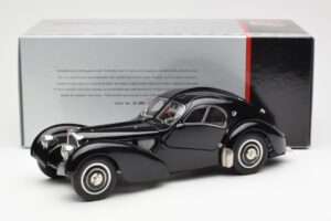 Bugatti 57SC Atlantic Černý CMC 1:18 M-085 Kov – obrázek 6 z 6