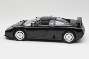 Bugatti EB110 Černý Bburago 1:18 3055 Kov – obrázek 4 z 8
