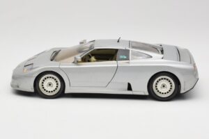 Bugatti EB110 Stříbrný Bburago 1:18 3035-S Kov – obrázek 4 z 8