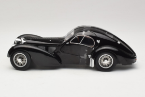 Bugatti Type 57 SC Atlantic Černý Solido 1:18 S1802101 Kov – obrázek 3 z 6