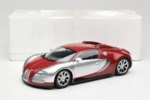 Bugatti Veyron Edition Centenaire Chrome Red Minichamps 1:18 100110851-O Kov – obrázek 8 z 8