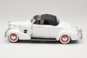 Buick Century Kabriolet Bílý Signature Models 1:18 18131 Kov – obrázek 3 z 6