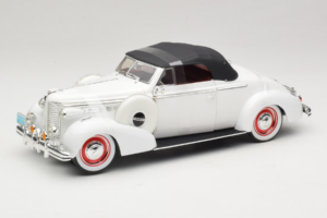 Buick Century Kabriolet Bílý Signature Models 1:18 18131 Kov