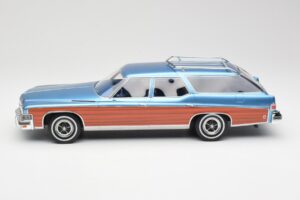 Buick Estate Wagon Light Blue Metallic BoS Models 1:18 BOS417 Pryskyřice – obrázek 3 z 6