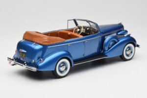 Buick Roadmaster 80-C Four Door Phaeton Blue Metallic BoS Models 1:18 BOS372 Pryskyřice – obrázek 2 z 6