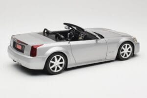 Cadillac XLR Cabrio Stříbrný Hot Wheels 1:18 53838 Kov – obrázek 3 z 8