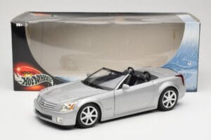 Cadillac XLR Cabrio Stříbrný Hot Wheels 1:18 53838 Kov – obrázek 8 z 8